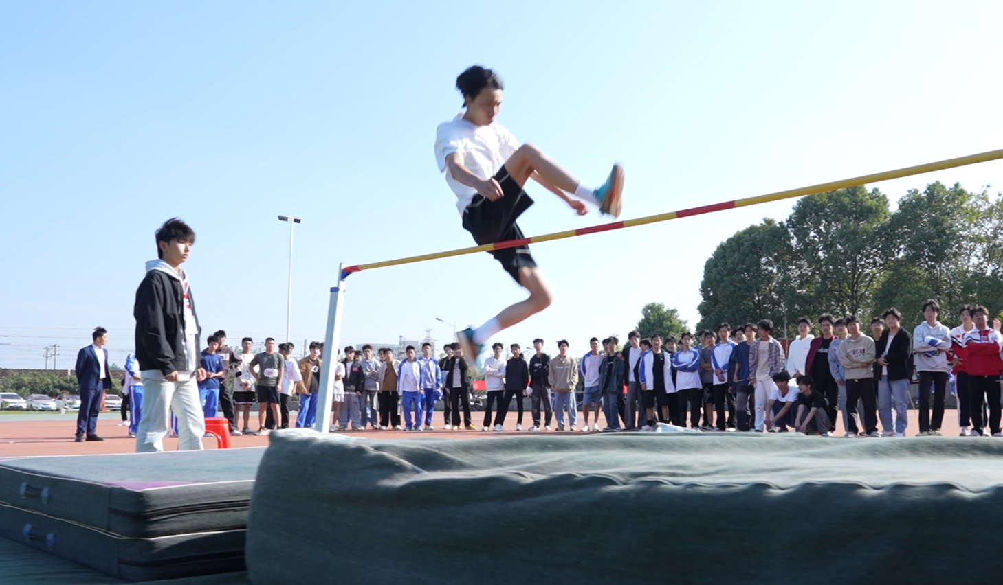 热烈祝贺南昌向远轨道技术学校第十七届运动会圆满闭幕